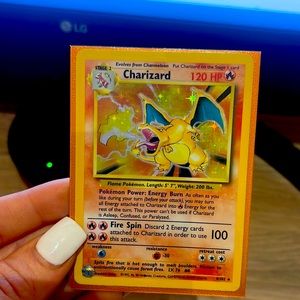 Charizard holographic Pokémon card